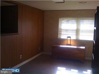 9 Green Ridge Road Voorhees, NJ 08043 - Photo 7 of 10 Family Room