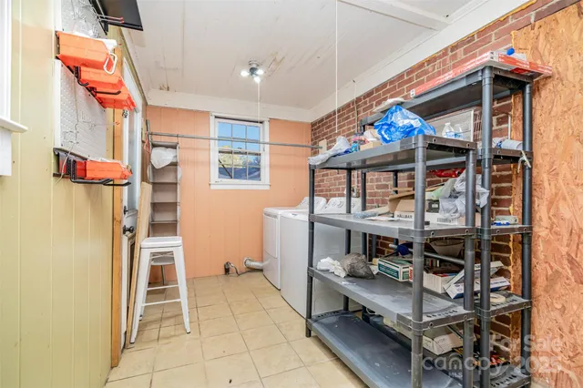 a view of an outdoor space