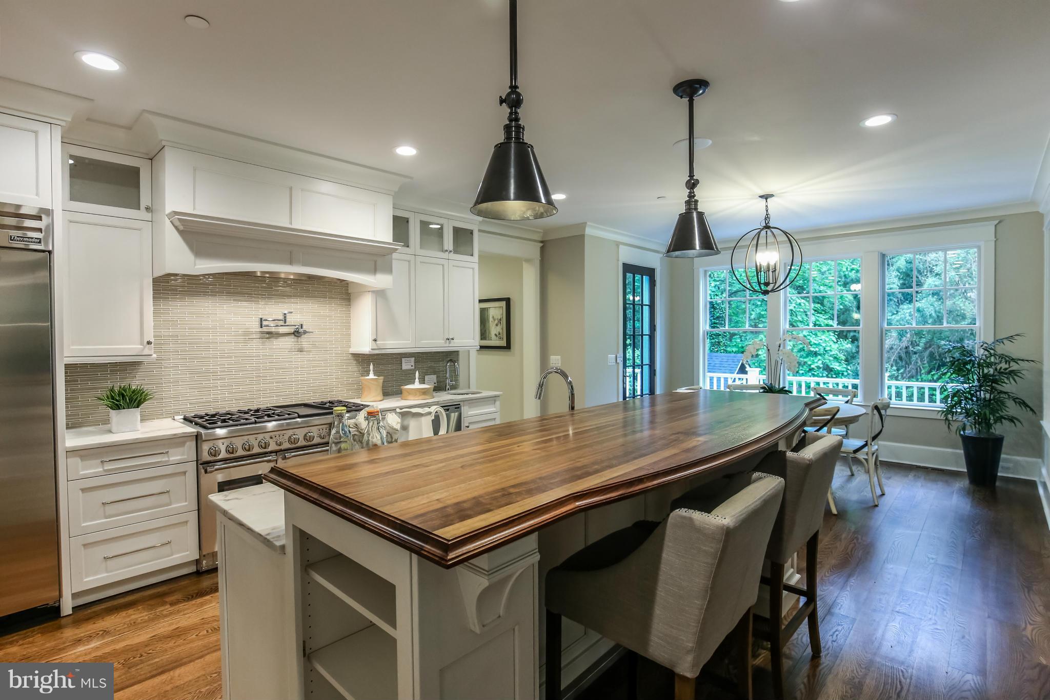 5302 Iroquois Road Bethesda, MD 20816 - Photo 7 of 26 Gourmet Chef's Kitchen