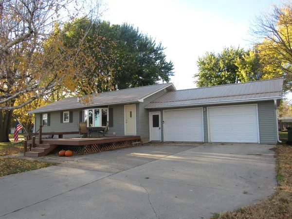 $160,000 | 726 5th Avenue, Brewster, MN 56119