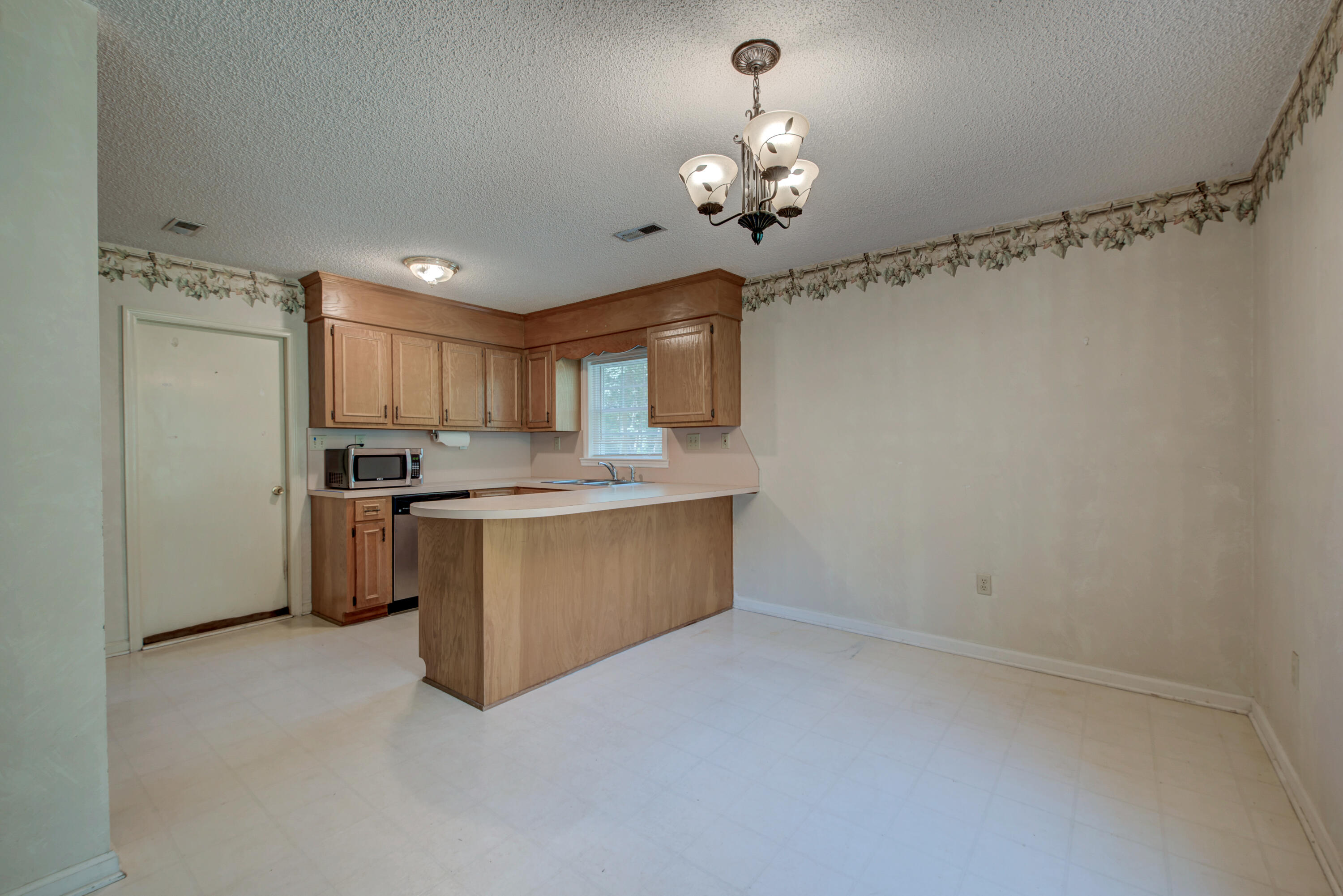 441 Compton Drive Moncks Corner, SC 29461 - Photo 8 of 47 DSC_9147_48_49_50_51