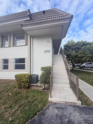 $2,200 | 6901 Southwest 129th Avenue, Unit 5, Miami, FL 33183