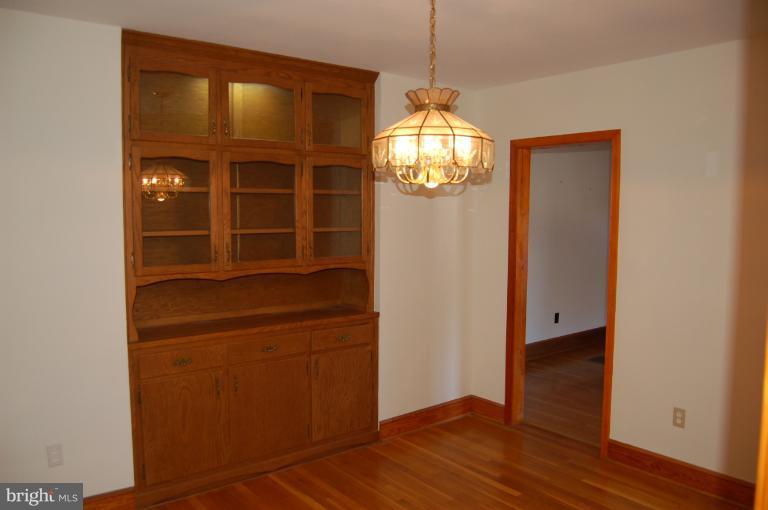 921 Braxton Road Front Royal, VA 22630 - Photo 14 of 30 Living Room