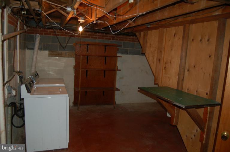 921 Braxton Road Front Royal, VA 22630 - Photo 18 of 30 Laundry Room