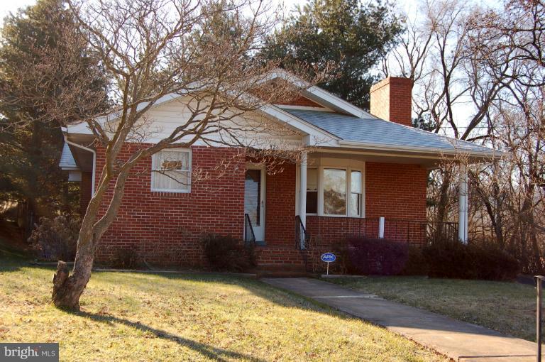 921 Braxton Road Front Royal, VA 22630 - Photo 20 of 30 Exterior (Front)