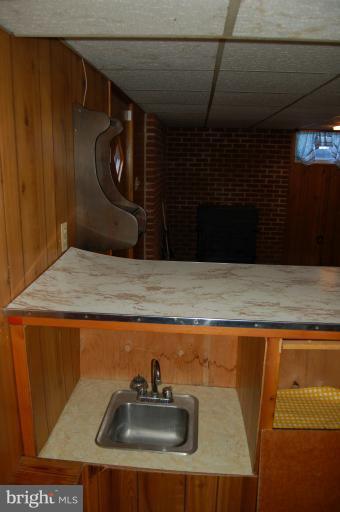 921 Braxton Road Front Royal, VA 22630 - Photo 23 of 30 Wet Bar
