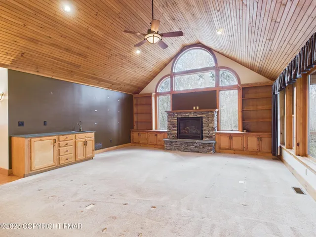 $449,999 | 1286 Blackberry Road, Pocono Lake, PA 18347