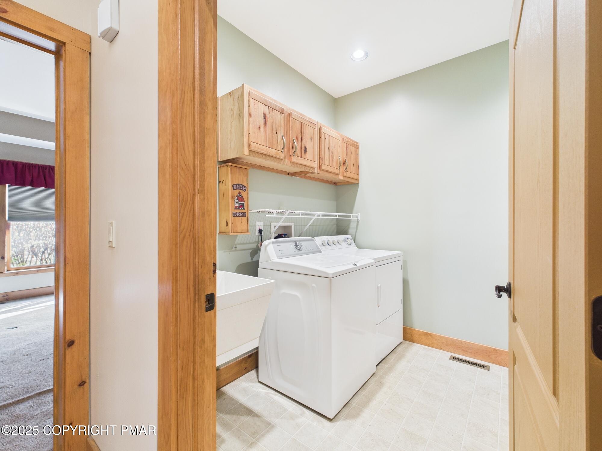 1286 Blackberry Road Pocono Lake, PA 18347 - Photo 40 of 52 LAUNDRY ROOM