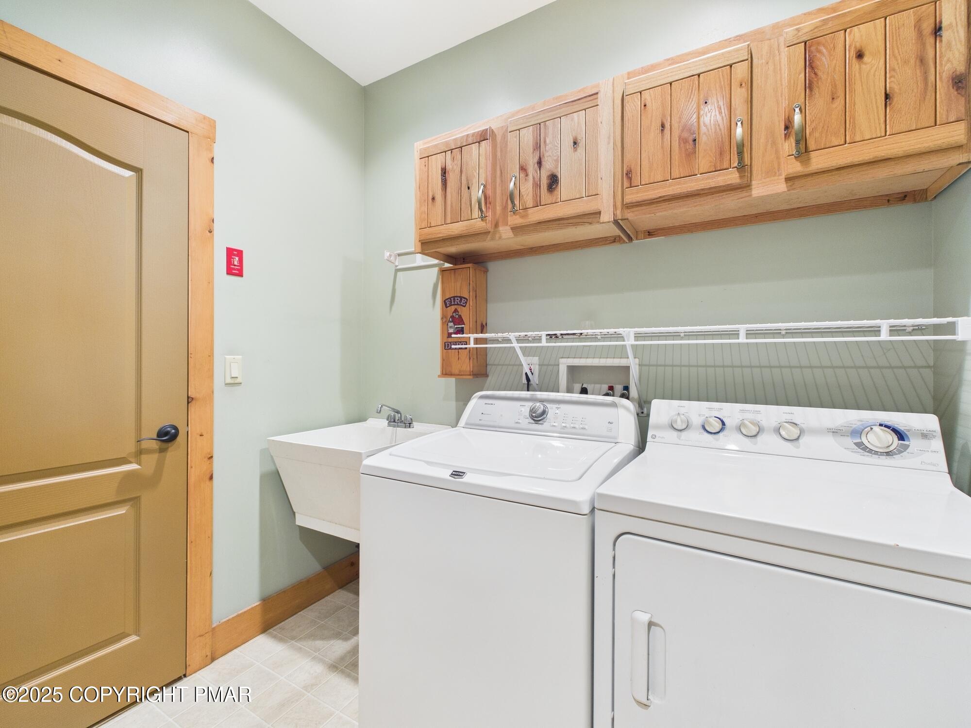 1286 Blackberry Road Pocono Lake, PA 18347 - Photo 42 of 52 LAUNDRY AREA
