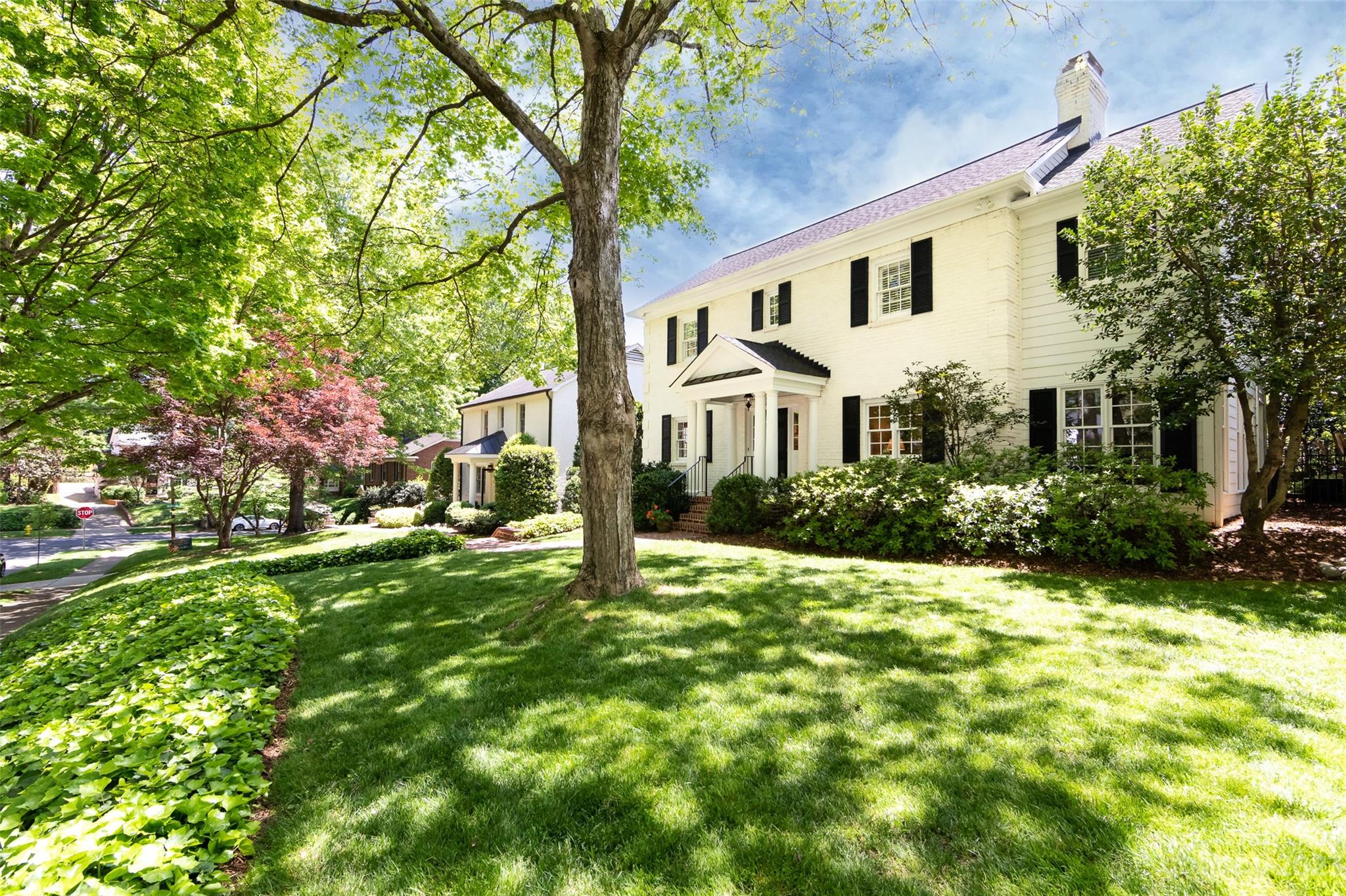 2232 Malvern Road Charlotte, NC 28207 - Photo 2 of 36