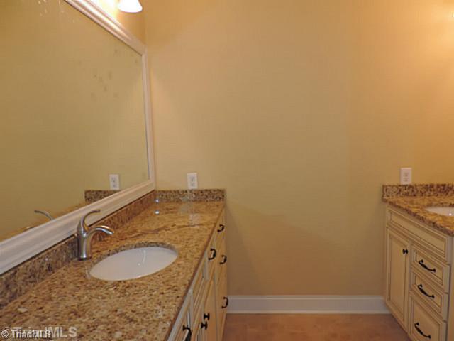 3262 Valley Road Winston-Salem, NC 27106 - Photo 12 of 15 Master Bath/Spa.