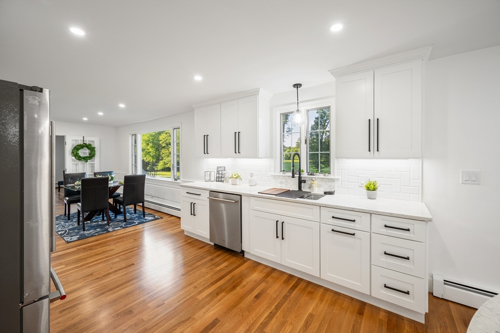 11 Lawndale Road Tyngsborough, MA 01879 - Photo 12 of 40