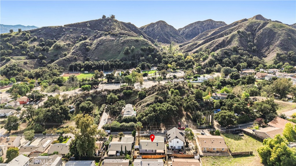 30257 Trellis Road Val Verde, CA 91384 - Photo 6 of 20 a view of multiple house
