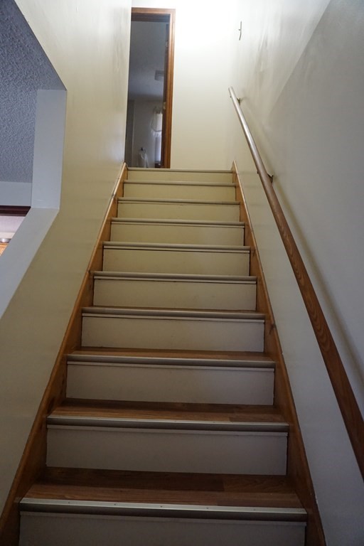 108-a&b Carr Street Springfield, MA 01118 - Photo 16 of 31 Gallery Image 16
