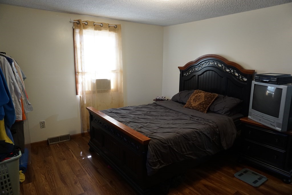 108-a&b Carr Street Springfield, MA 01118 - Photo 21 of 31 Gallery Image 21