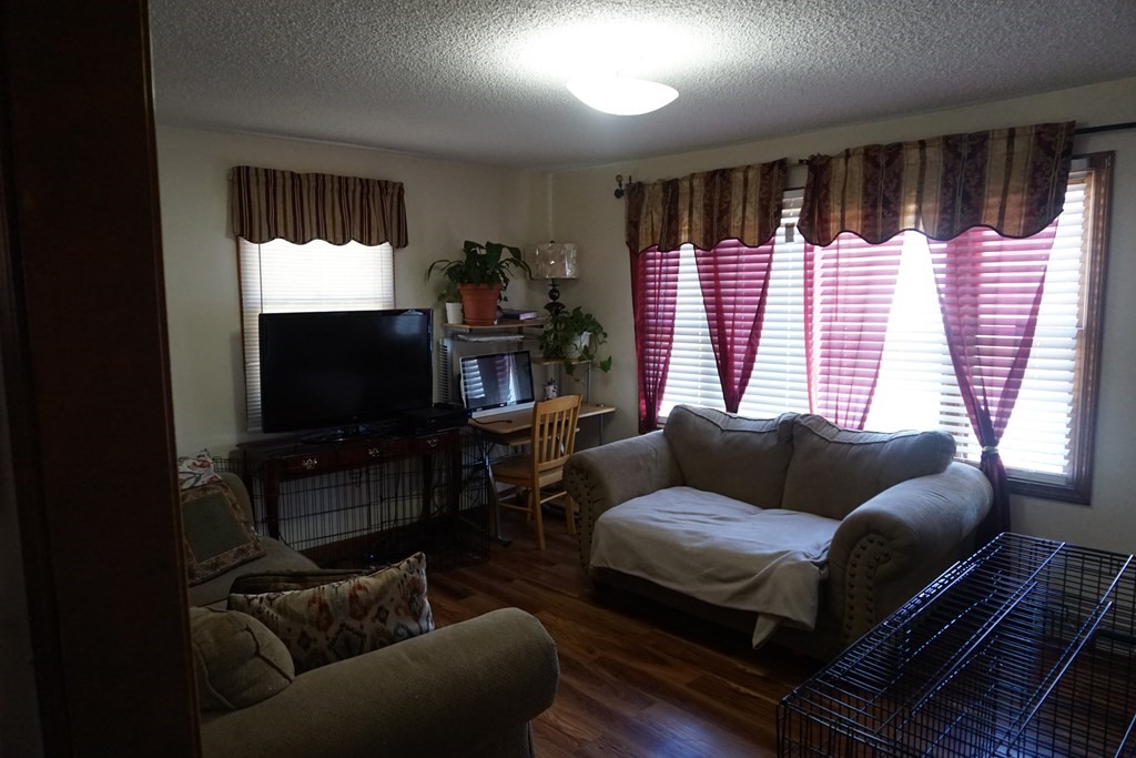 108-a&b Carr Street Springfield, MA 01118 - Photo 27 of 31 Gallery Image 27