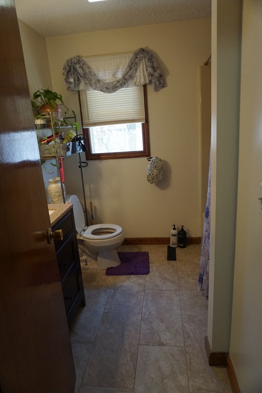 108-a&b Carr Street Springfield, MA 01118 - Photo 30 of 31 Gallery Image 30