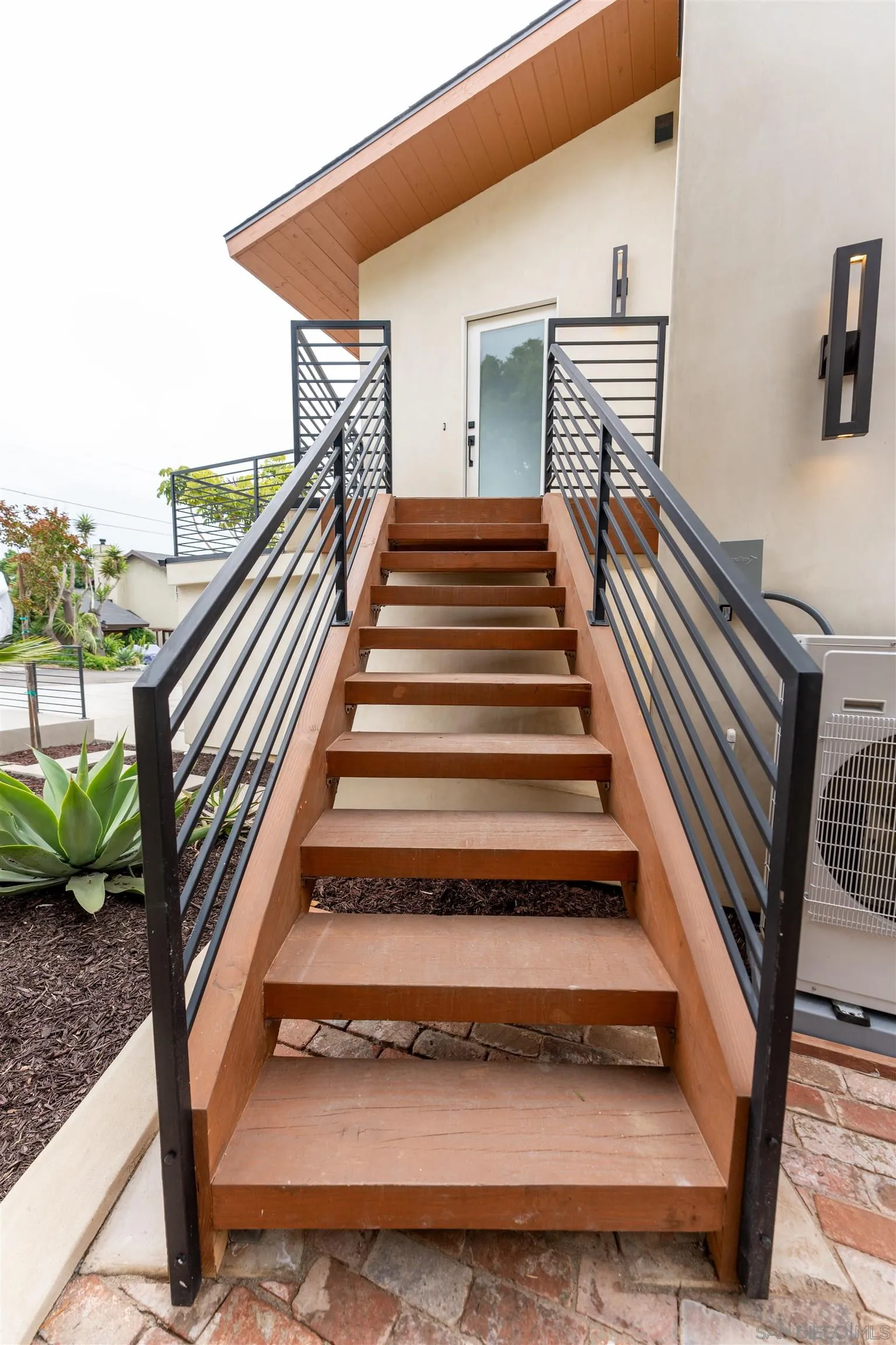 614 Ezee Street Encinitas, CA 92024 - Photo 28 of 46 a view of entryway