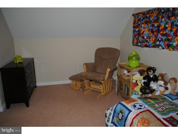 38 Iris Road Levittown, PA 19057 - Photo 21 of 25 Bedroom