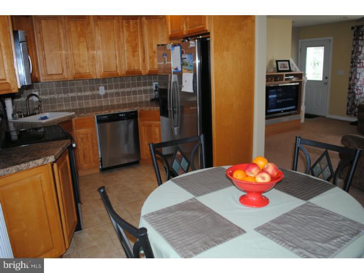 38 Iris Road Levittown, PA 19057 - Photo 7 of 25 Kitchen