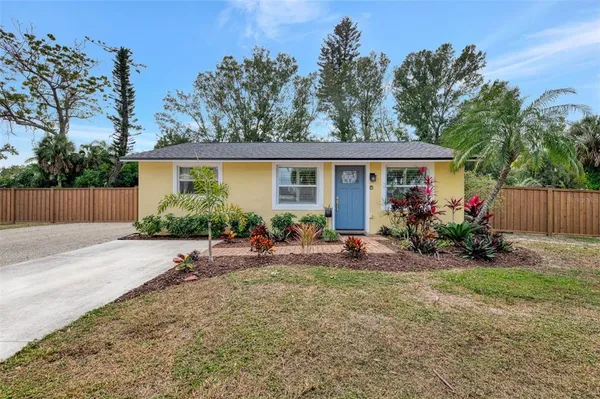 $324,000 | 205 Avenida De Bahia, Nokomis, FL 34275