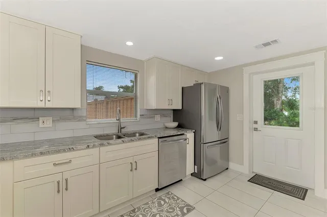 $360,000 | 205 Avenida De Bahia, Nokomis, FL 34275