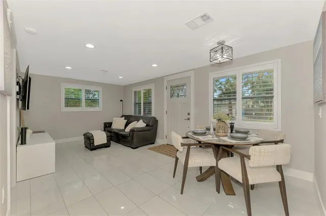 $360,000 | 205 Avenida De Bahia, Nokomis, FL 34275