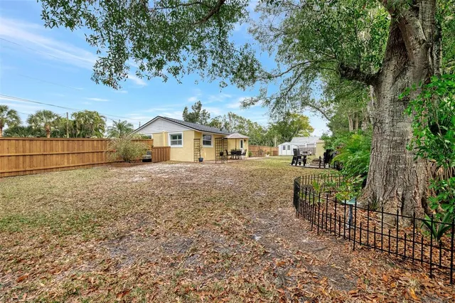 $360,000 | 205 Avenida De Bahia, Nokomis, FL 34275