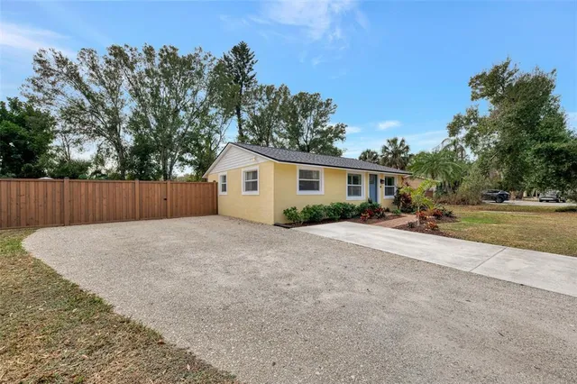 $360,000 | 205 Avenida De Bahia, Nokomis, FL 34275