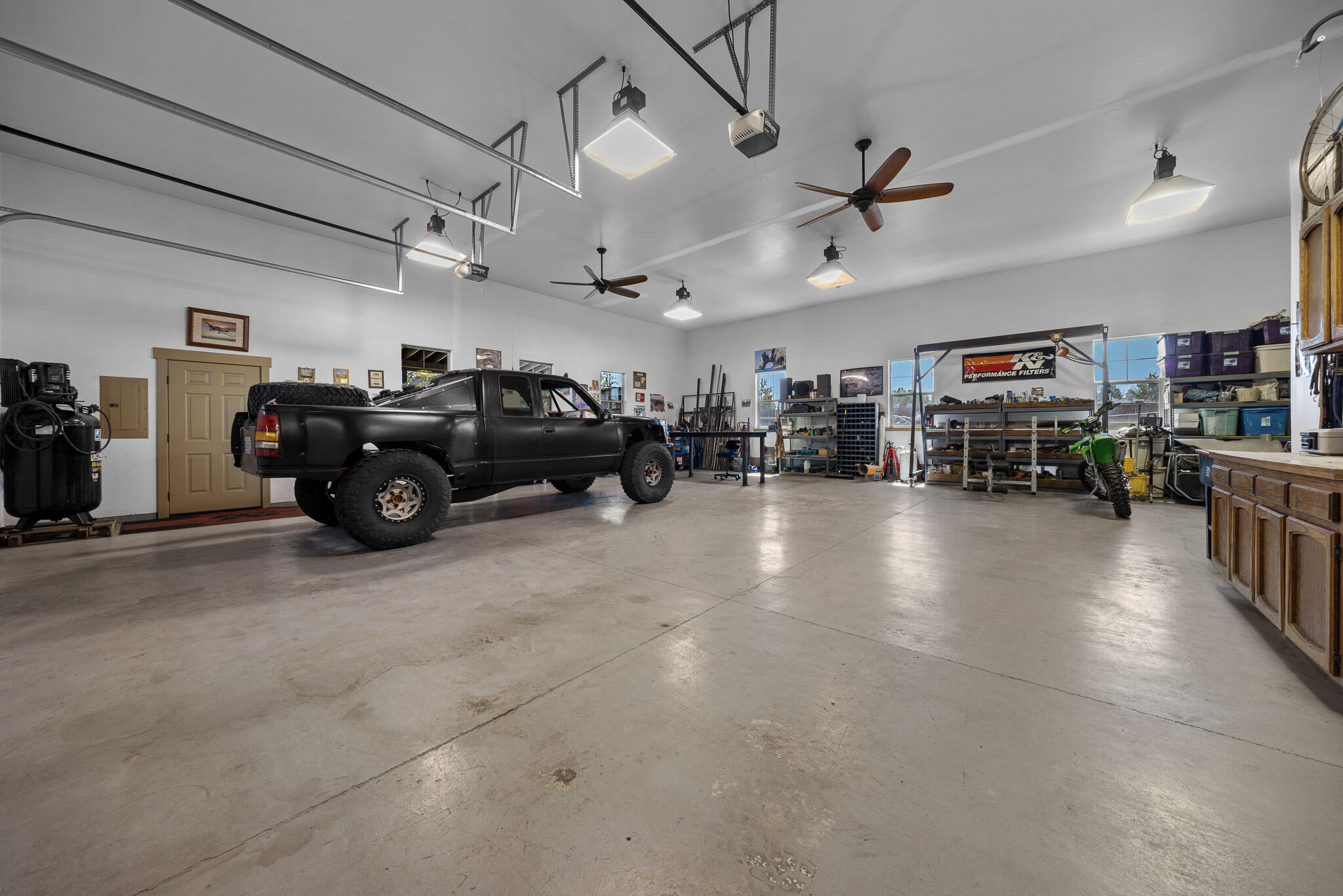 61794 Wickiup Road Bend, OR 97702 - Photo 42 of 85 Shop