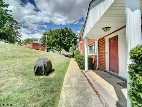 $285,000 | 2467 Route 10 Morris Plains, Morris Plains, NJ 07950