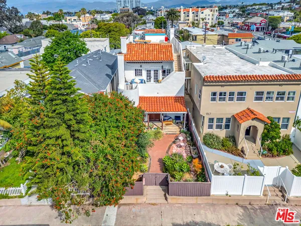 $2,650,000 | 111 Paloma Avenue, Venice, CA 90291
