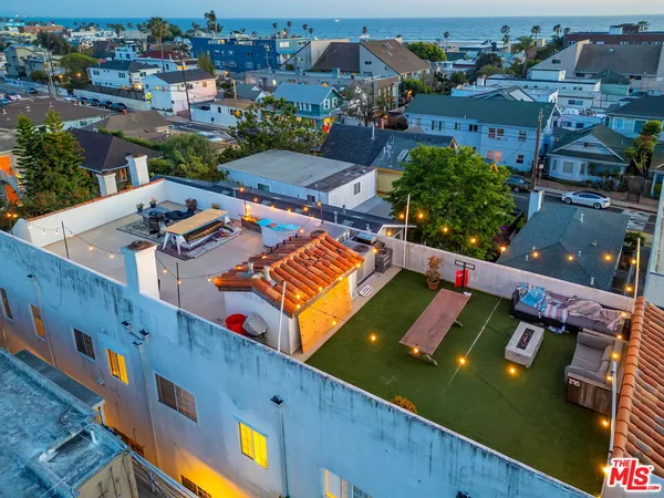 $2,650,000 | 111 Paloma Avenue, Venice, CA 90291