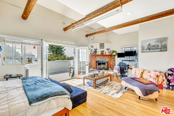 $2,650,000 | 111 Paloma Avenue, Venice, CA 90291