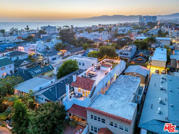 $2,650,000 | 111 Paloma Avenue, Venice, CA 90291