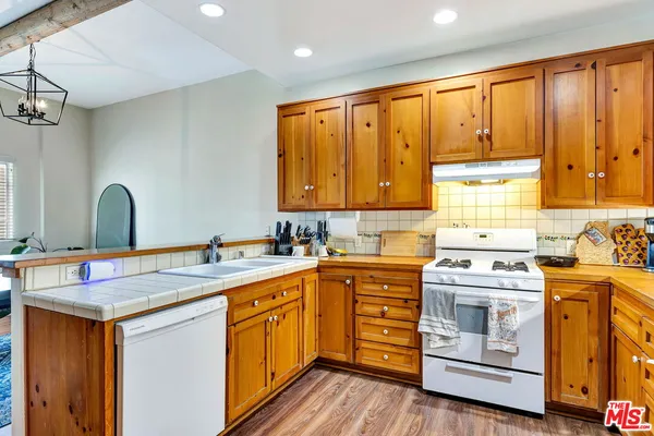 $2,650,000 | 111 Paloma Avenue, Venice, CA 90291