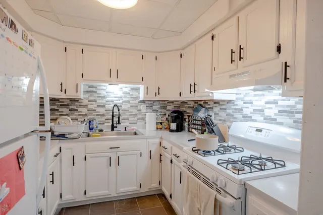 $619,900 | 8 Gladding Place, Fall River, MA 02721