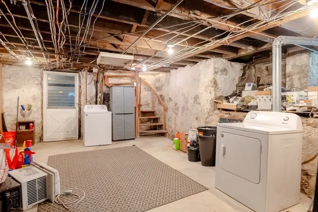 $619,900 | 8 Gladding Place, Fall River, MA 02721