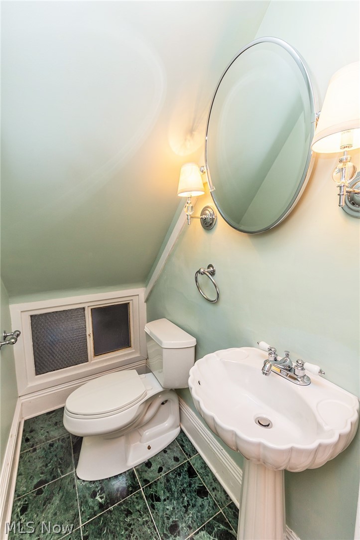 10317 Brighton Road Cleveland, OH 44108 - Photo 10 of 35 Gallery Image 10