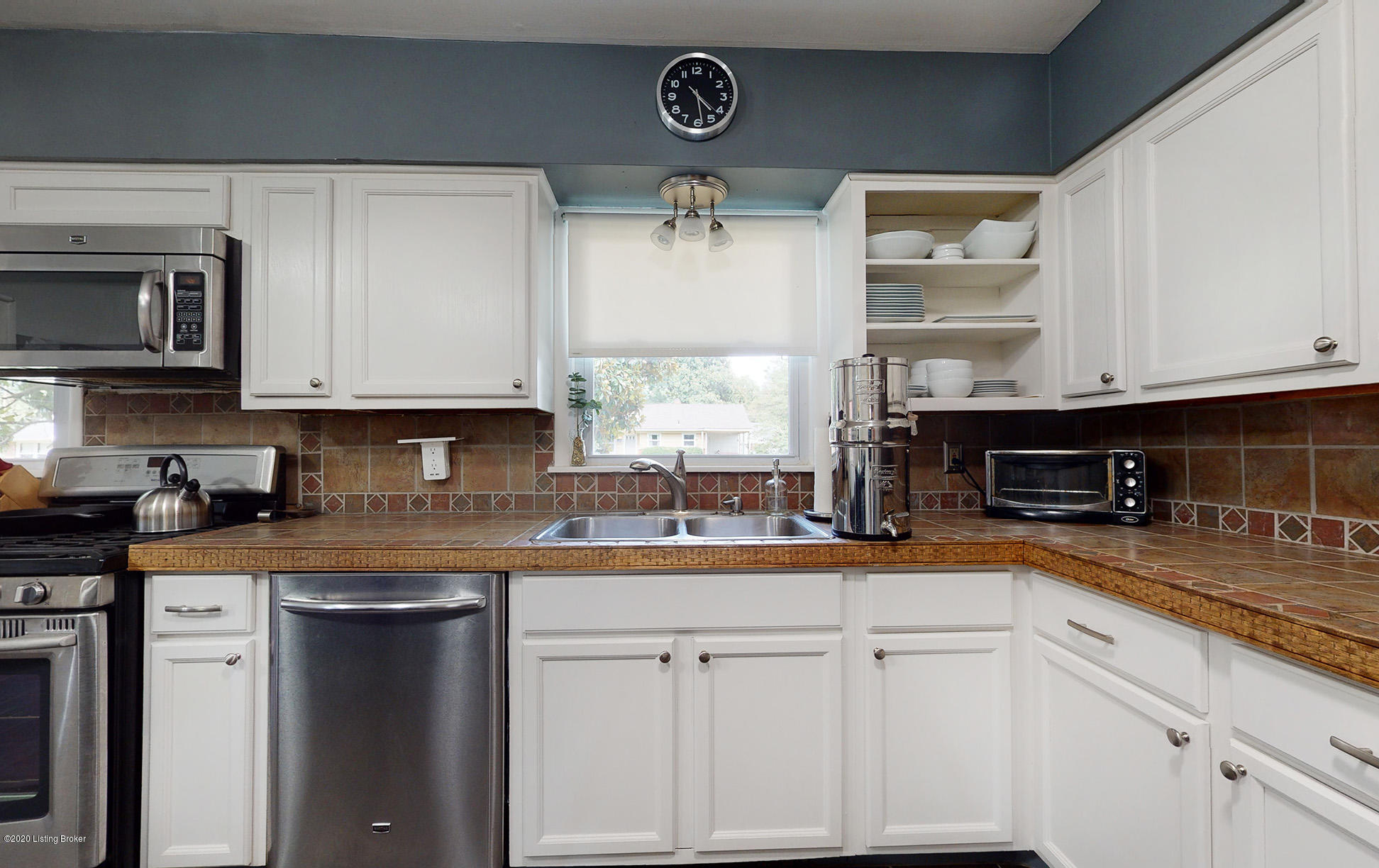 3716 Rouge Way Louisville, KY 40218 - Photo 14 of 55 3716-Rouge-Way-20200830-015