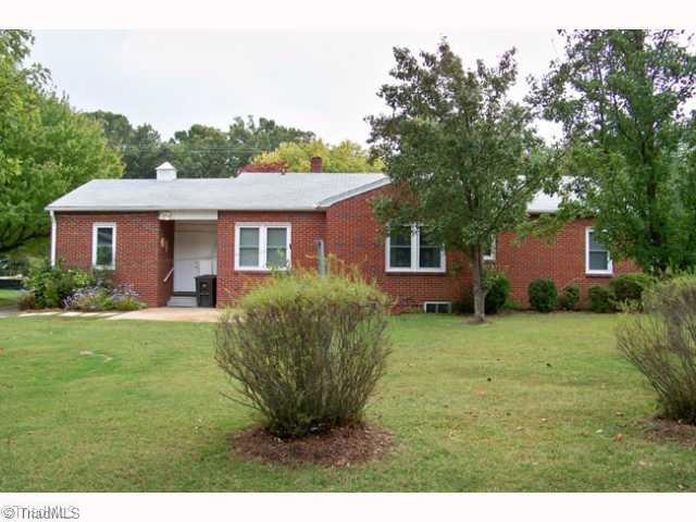 405 Oakview Road High Point, NC 27265 - Photo 13 of 14 Exterior Back.