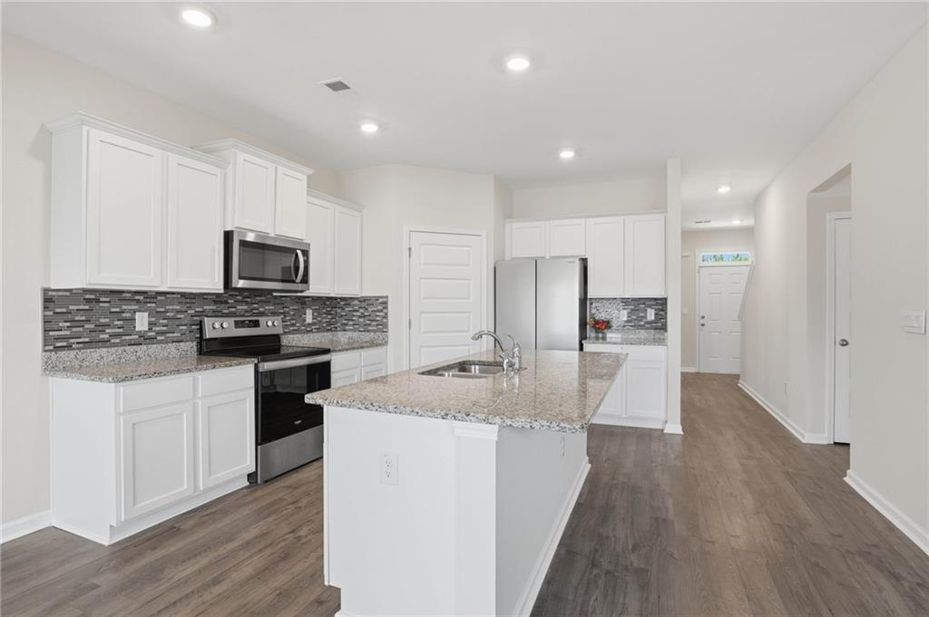 2407 Pelham Pass Dacula, GA 30019 - Photo 12 of 47