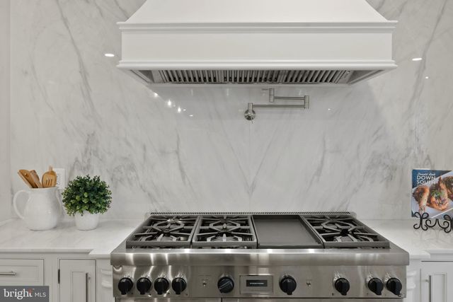 $3,595,000 | 10525 Alloway Drive, Potomac, MD 20854