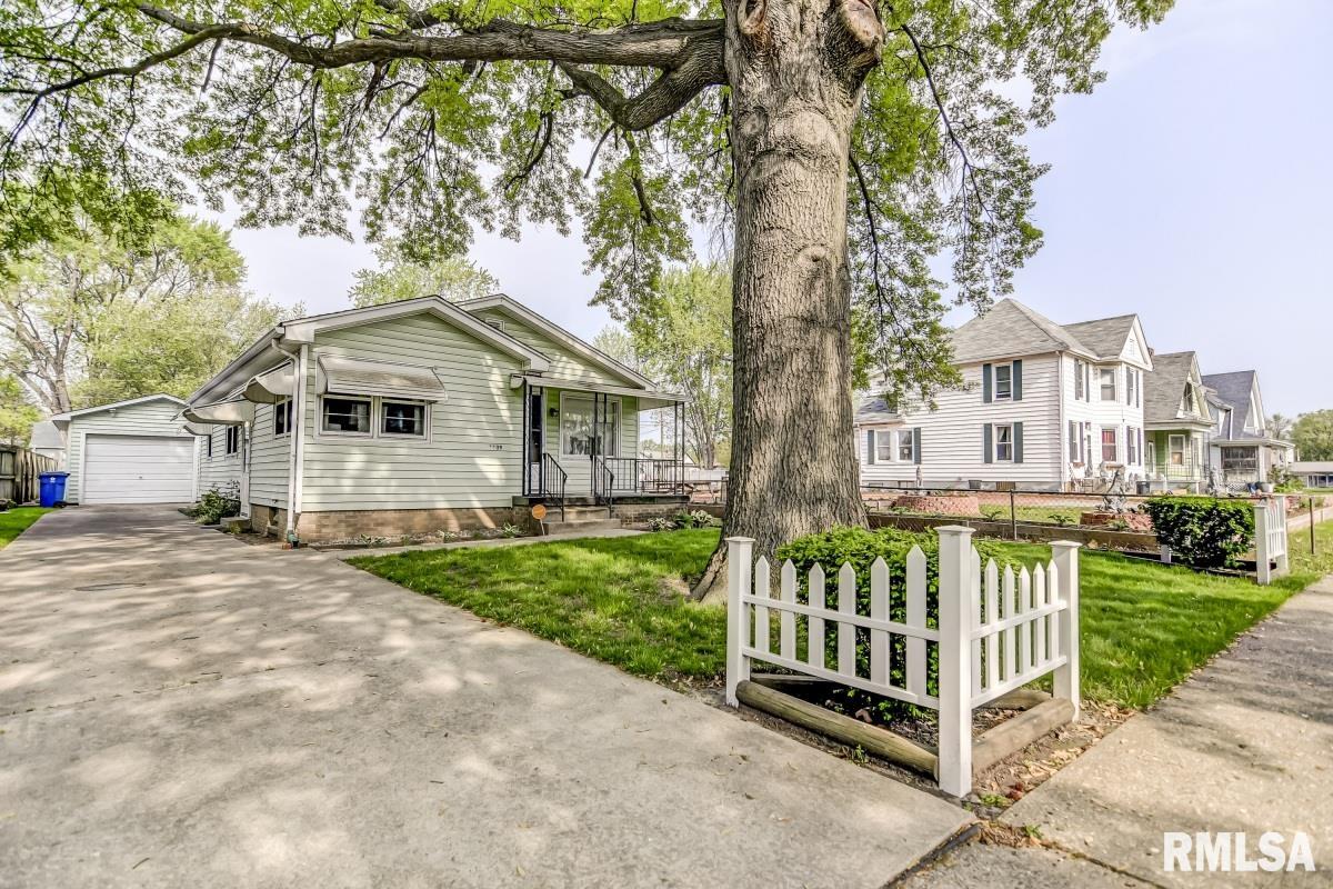 1139 North 2nd Street Springfield, IL 62702 - Photo 1 of 27