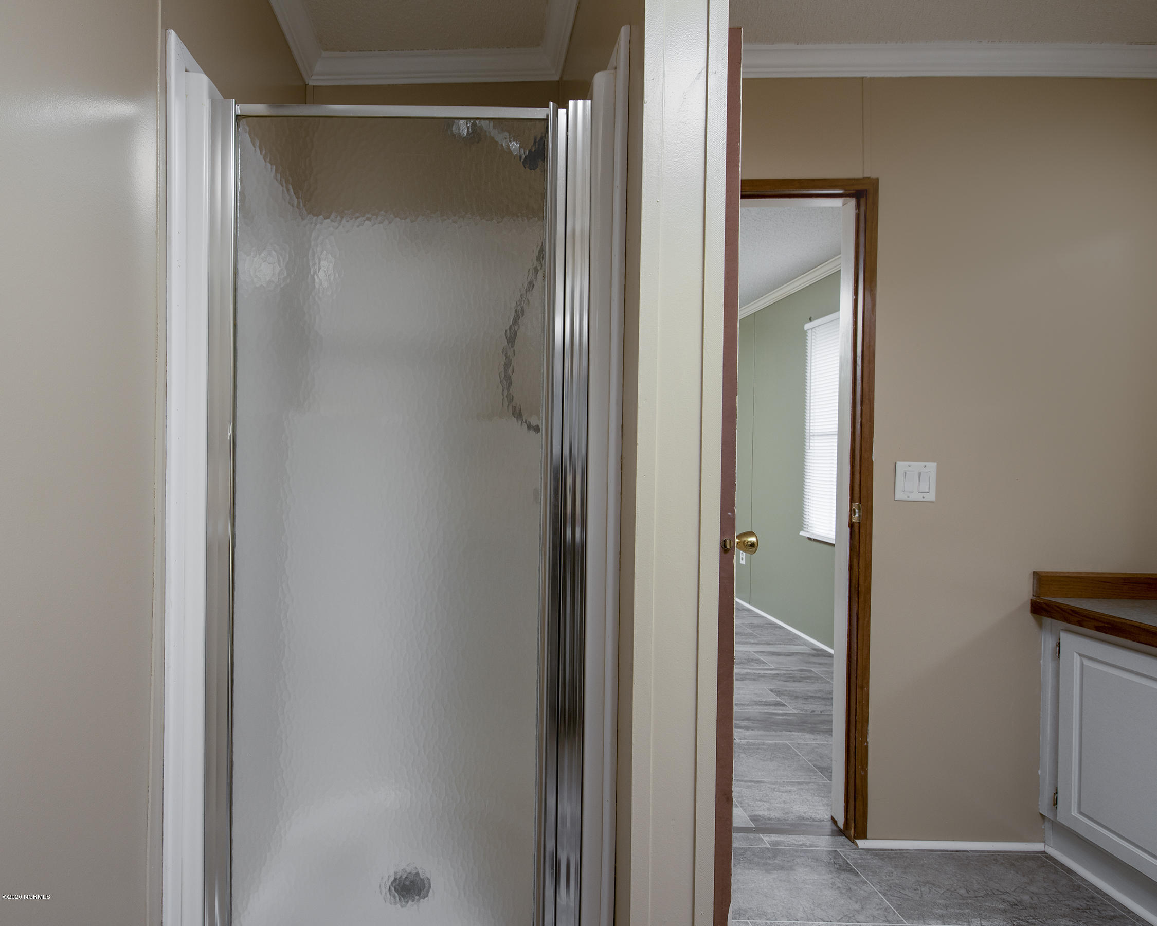 123 Myrtle Grove Road New Bern, NC 28562 - Photo 23 of 40 Walk In Shower