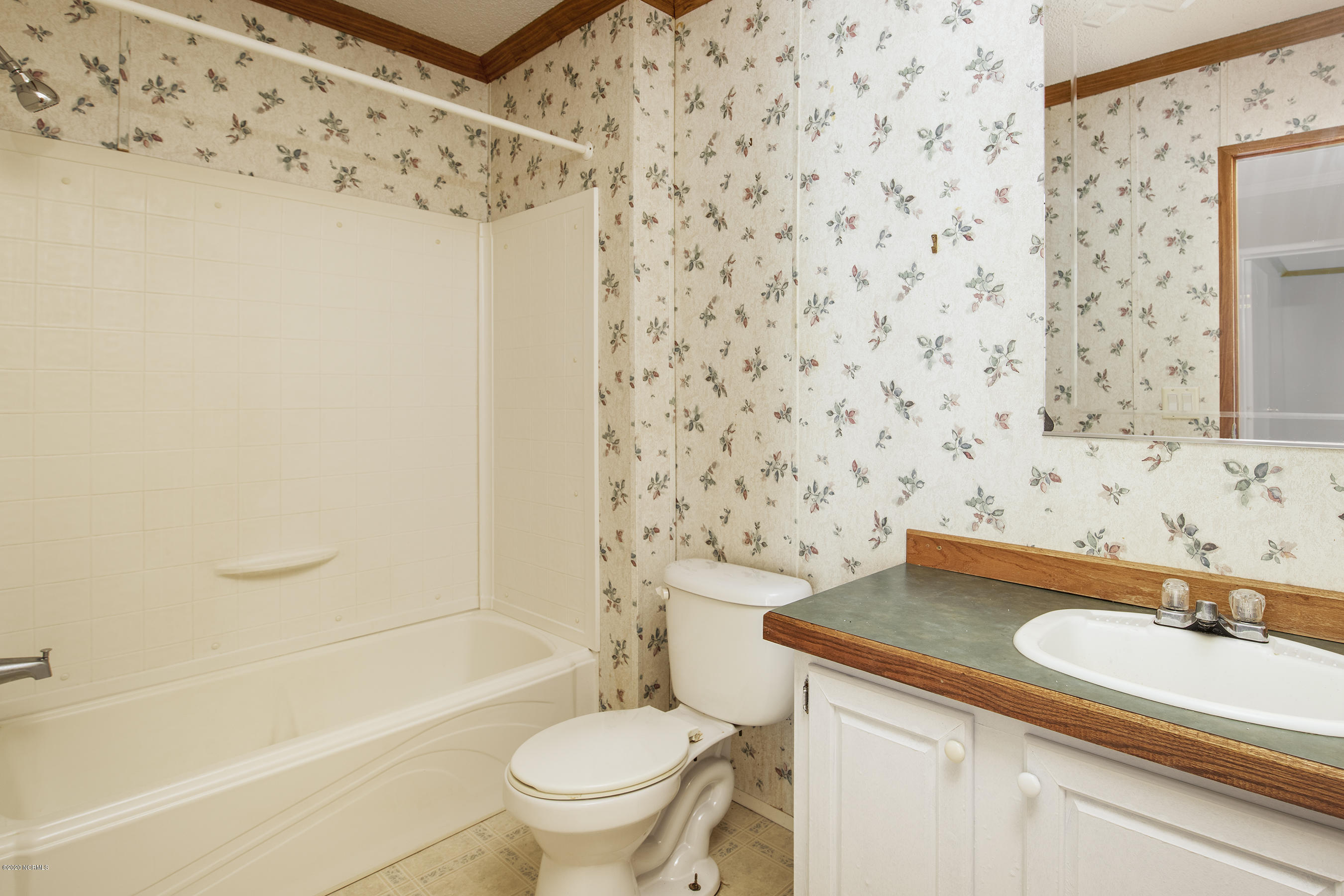 123 Myrtle Grove Road New Bern, NC 28562 - Photo 28 of 40 Main Bathroom