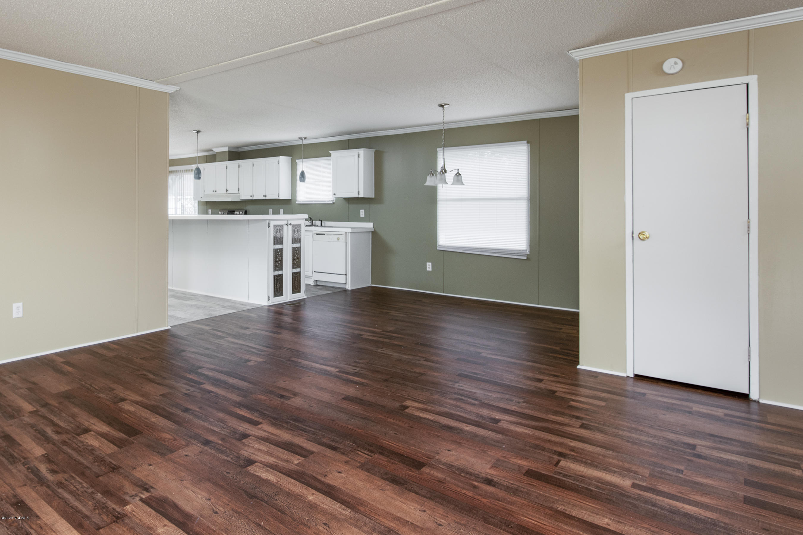 123 Myrtle Grove Road New Bern, NC 28562 - Photo 3 of 40 New Flooring In Living Room