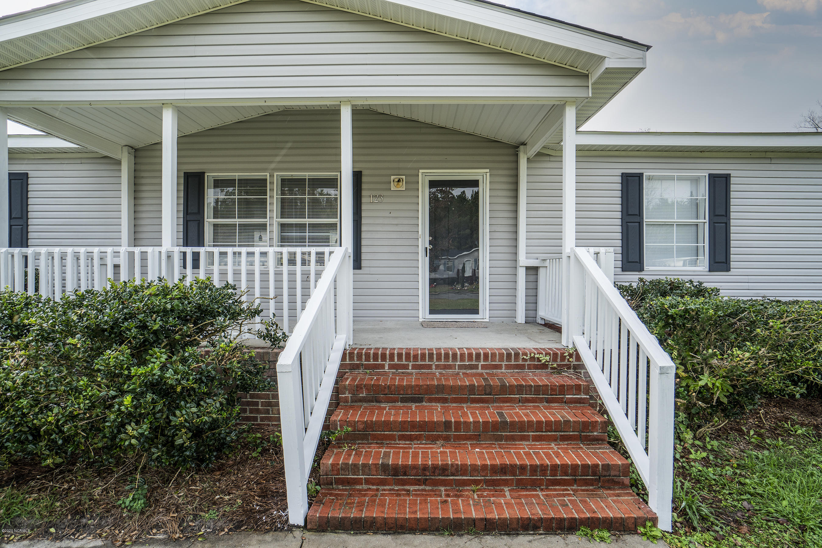 123 Myrtle Grove Road New Bern, NC 28562 - Photo 31 of 40 Rocking Chair Front Porch