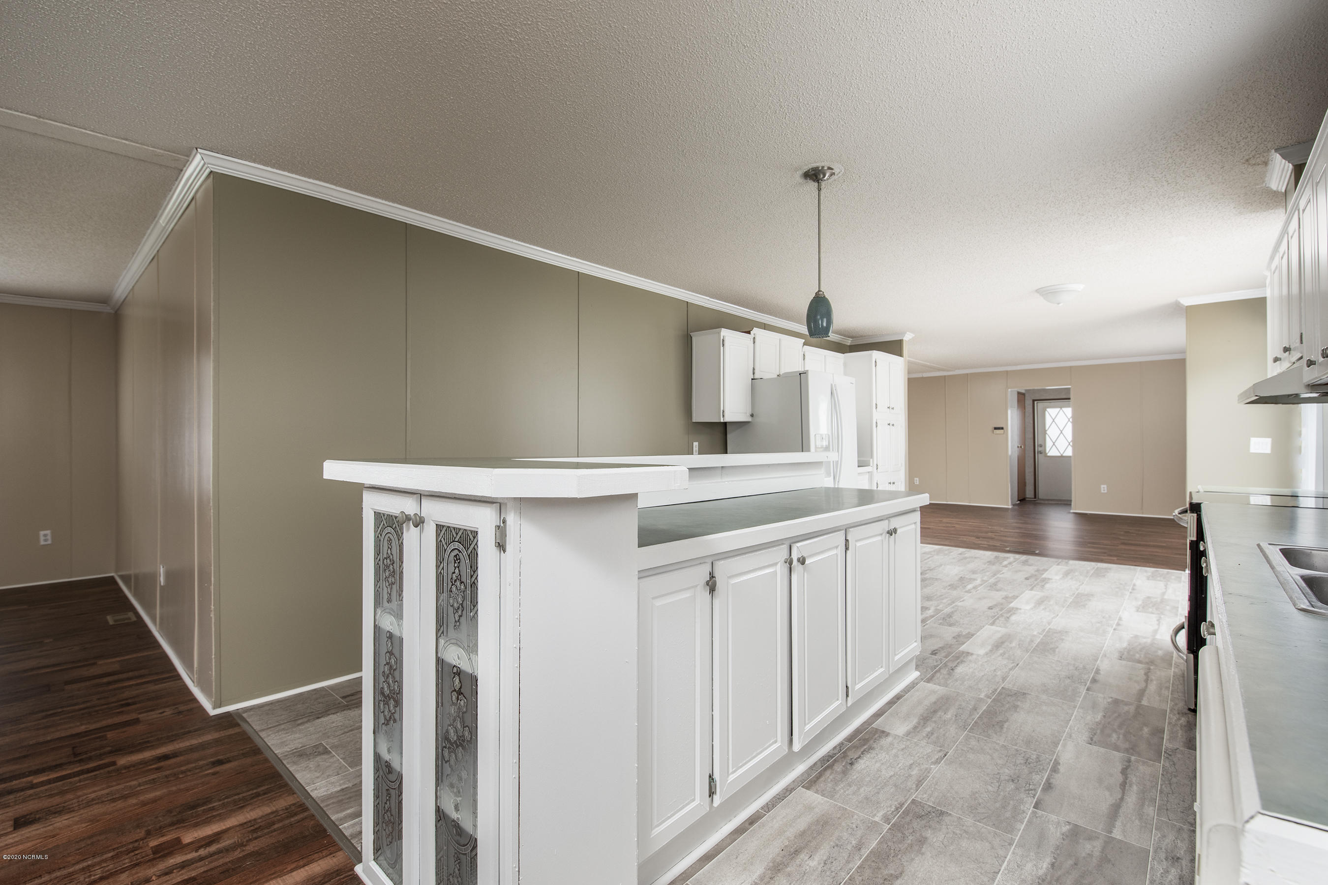 123 Myrtle Grove Road New Bern, NC 28562 - Photo 10 of 40 Great Center Island w/ Storage