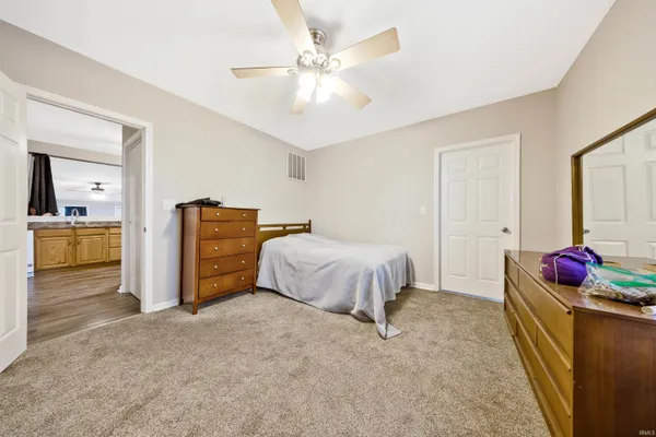 $179,900 | 517 North Hart Street, Princeton, IN 47670